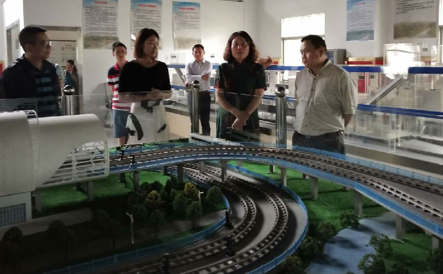 严智雄一行3.jpg
