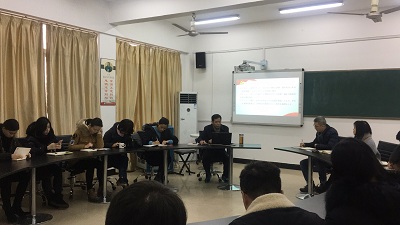 3 郑炎明为青少年教育系党支部上党课.jpg