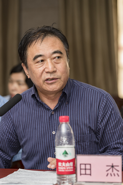 田杰.jpg